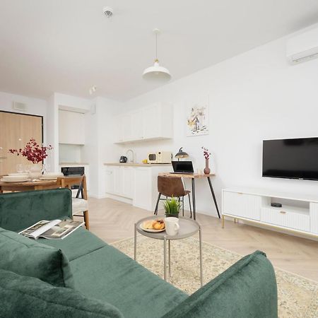 Modern Apartment With Balcony Near Aleje Jerozolimskie By Noclegi Renters 华沙 外观 照片